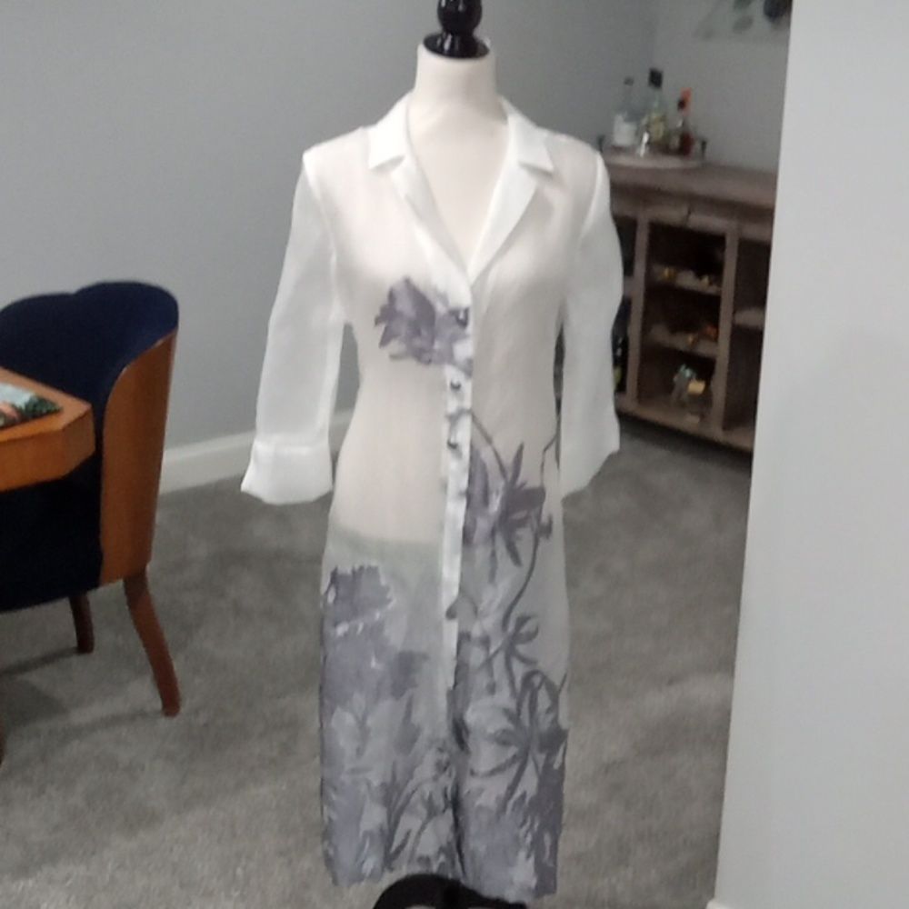 Chico's traveler's collection sheer jacquard duster kimono. Size 1 medium or 8